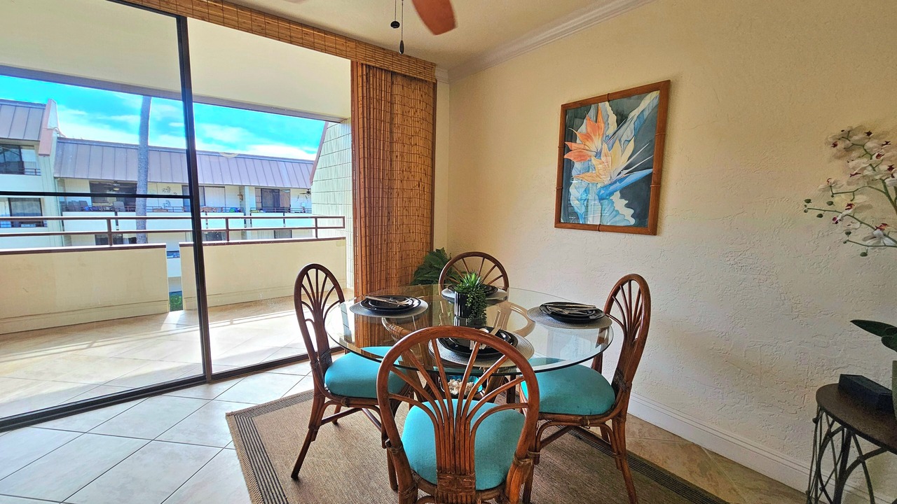 Photo of Livingroom in Kahaluu Bay