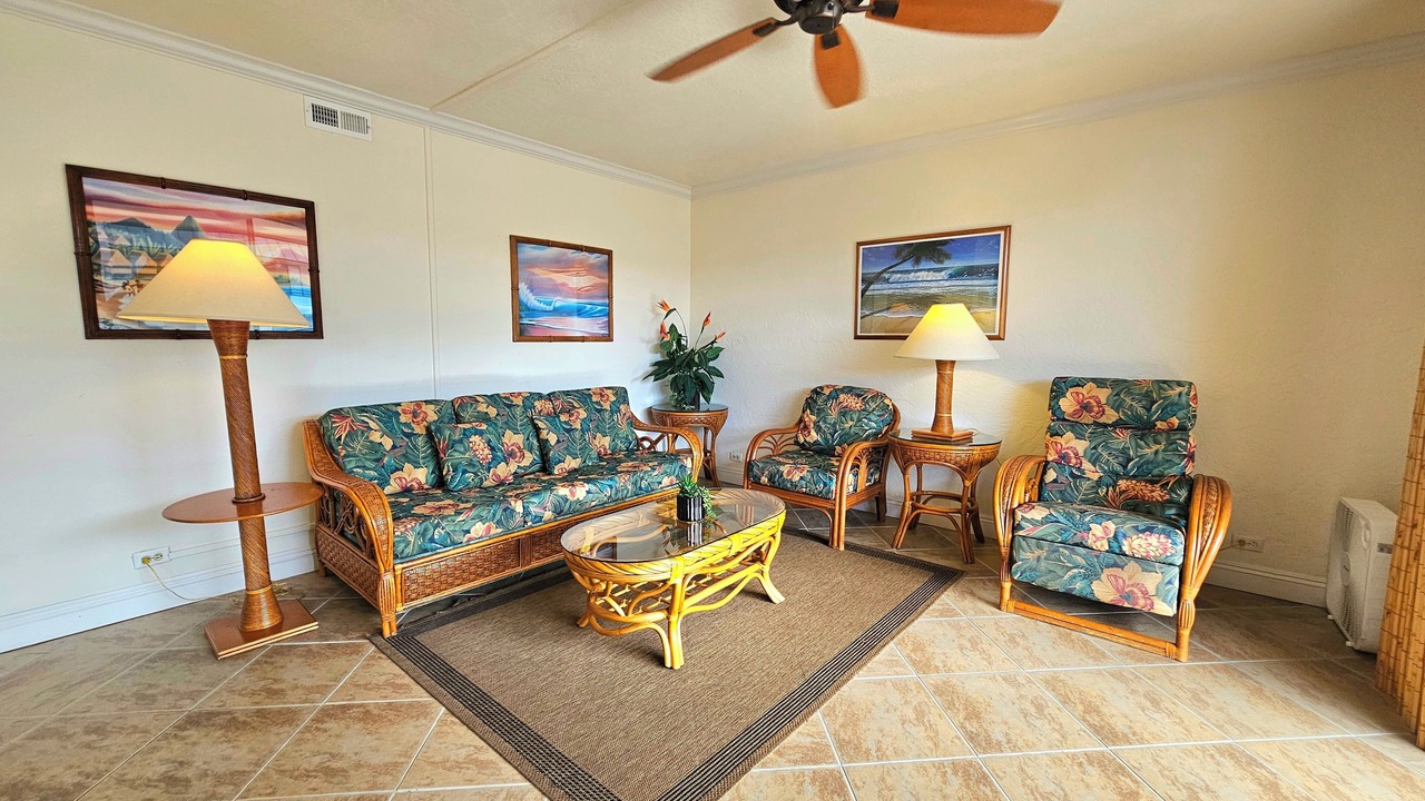 Photo of Livingroom in Kahaluu Bay