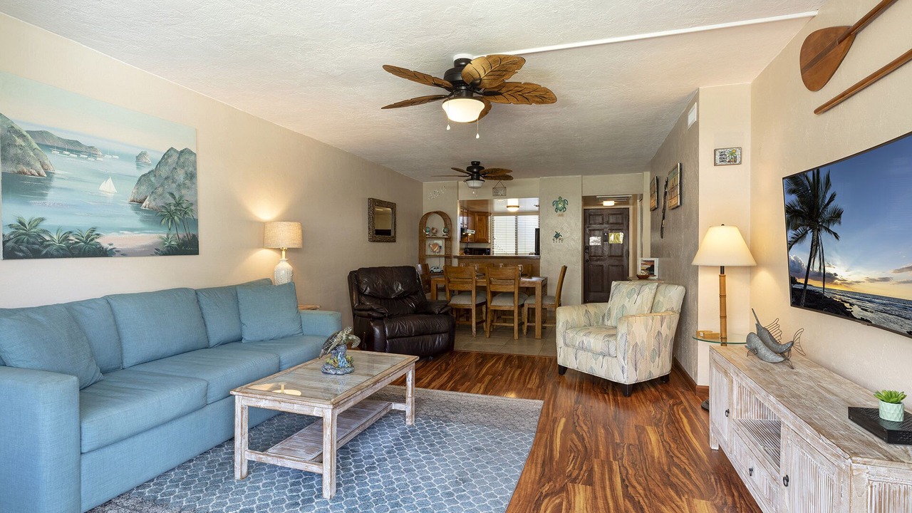 Photo of Livingroom in Kahaluu Bay