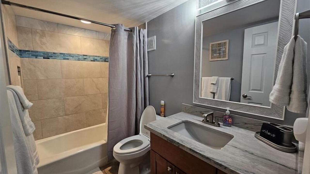 Photo of Bathroom in Kahaluu Bay