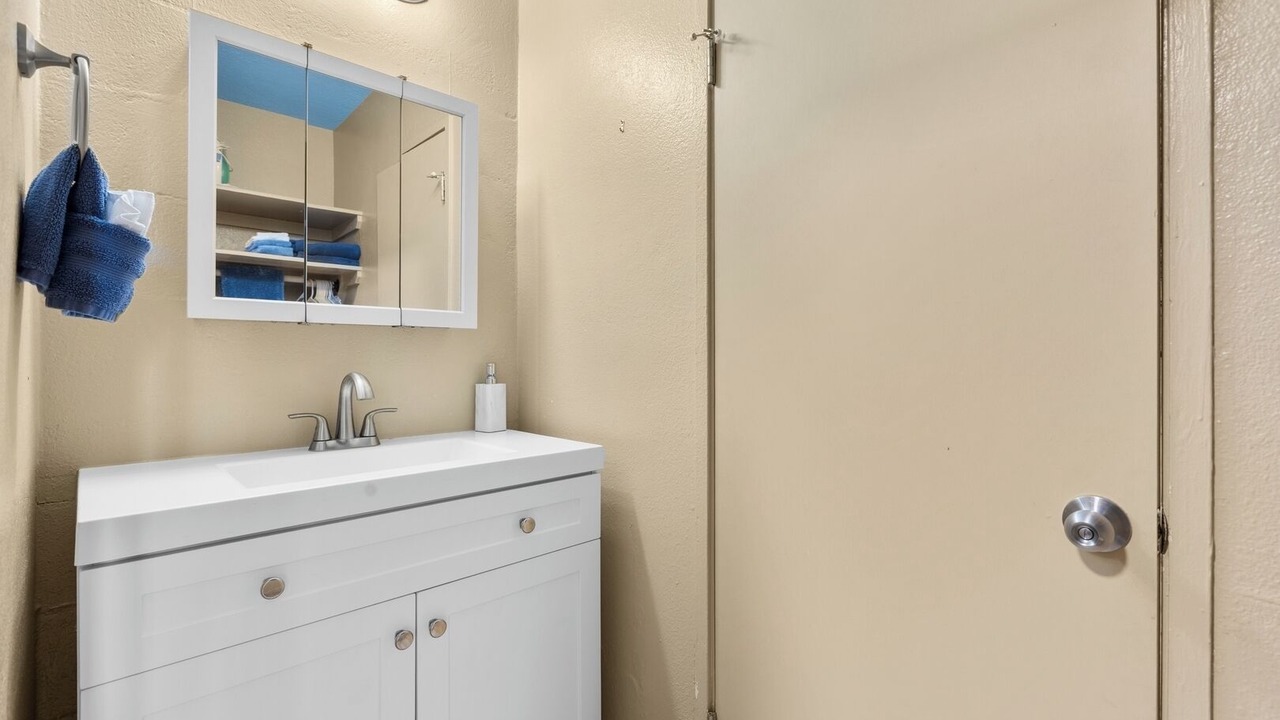 Photo of Bathroom in Keaukaha