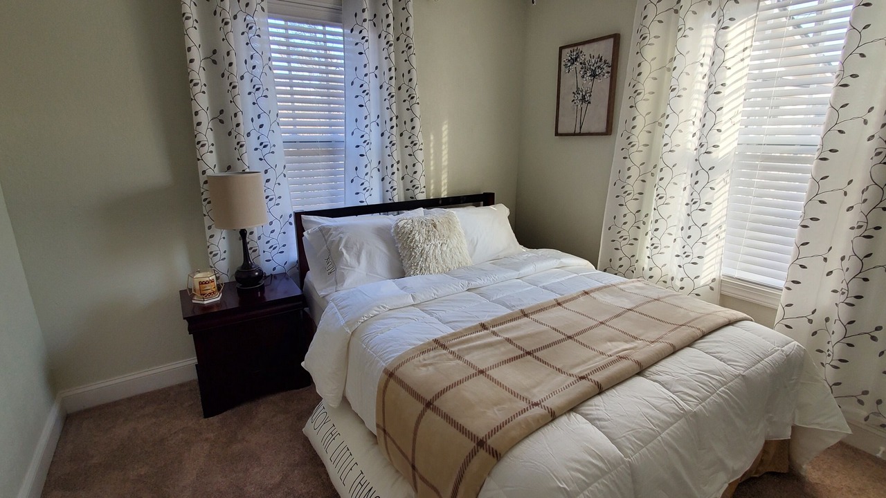 Photo of Bedroom in Hendersonville