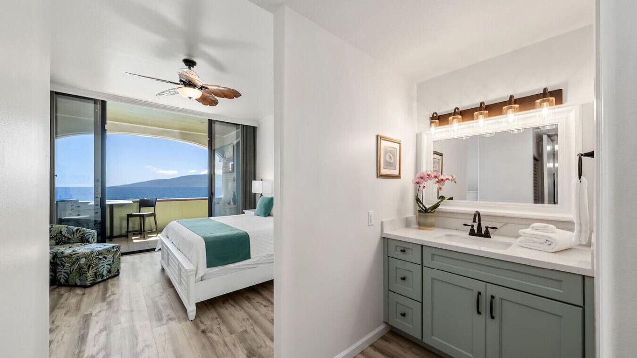 Photo of Bedroom in Historic Lahaina Front Street