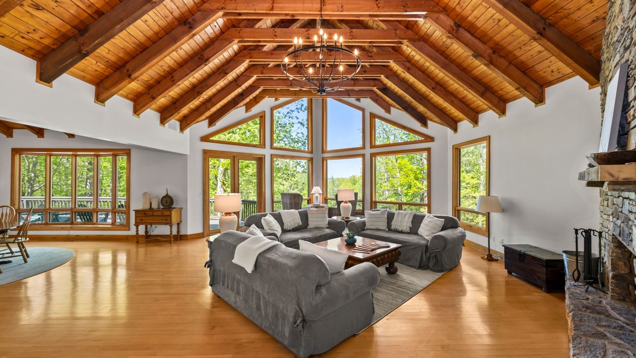 Photo of Livingroom in Cedar Mountain