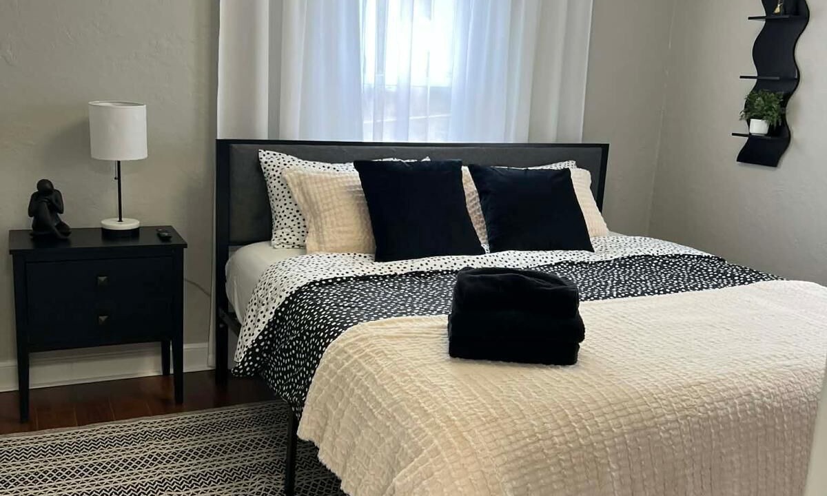 Photo of Bedroom in South Elgin