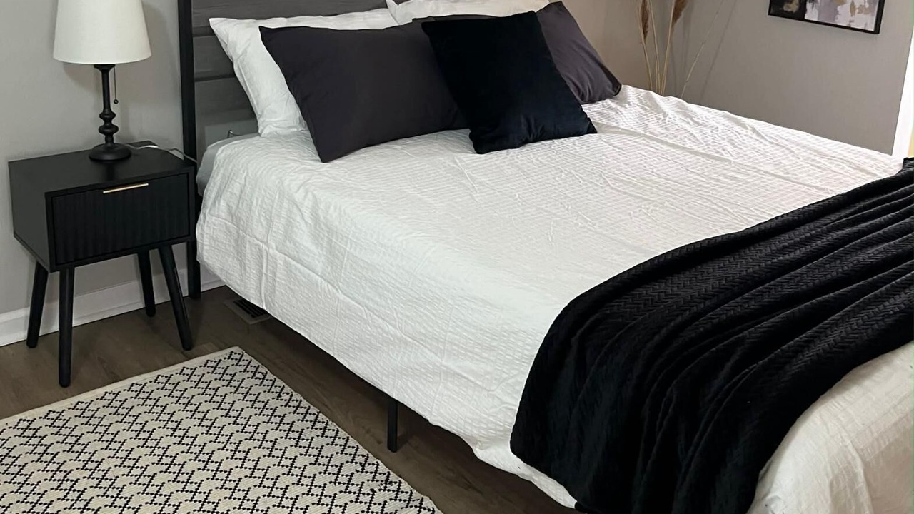 Photo of Bedroom in South Elgin