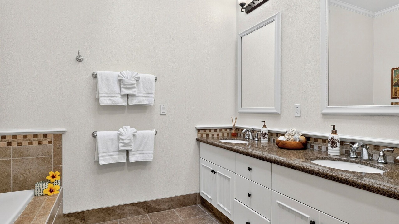 Photo of Bathroom in Kulalani