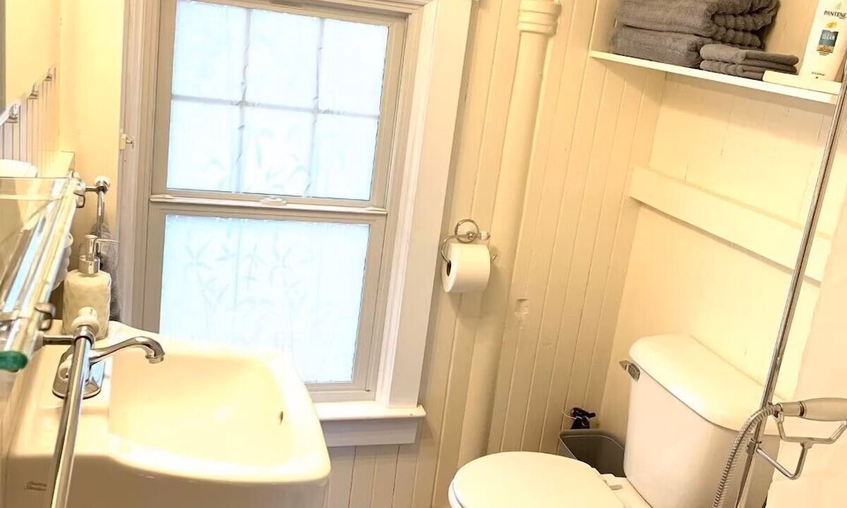 Photo of Bathroom in Mentor-on-the-Lake