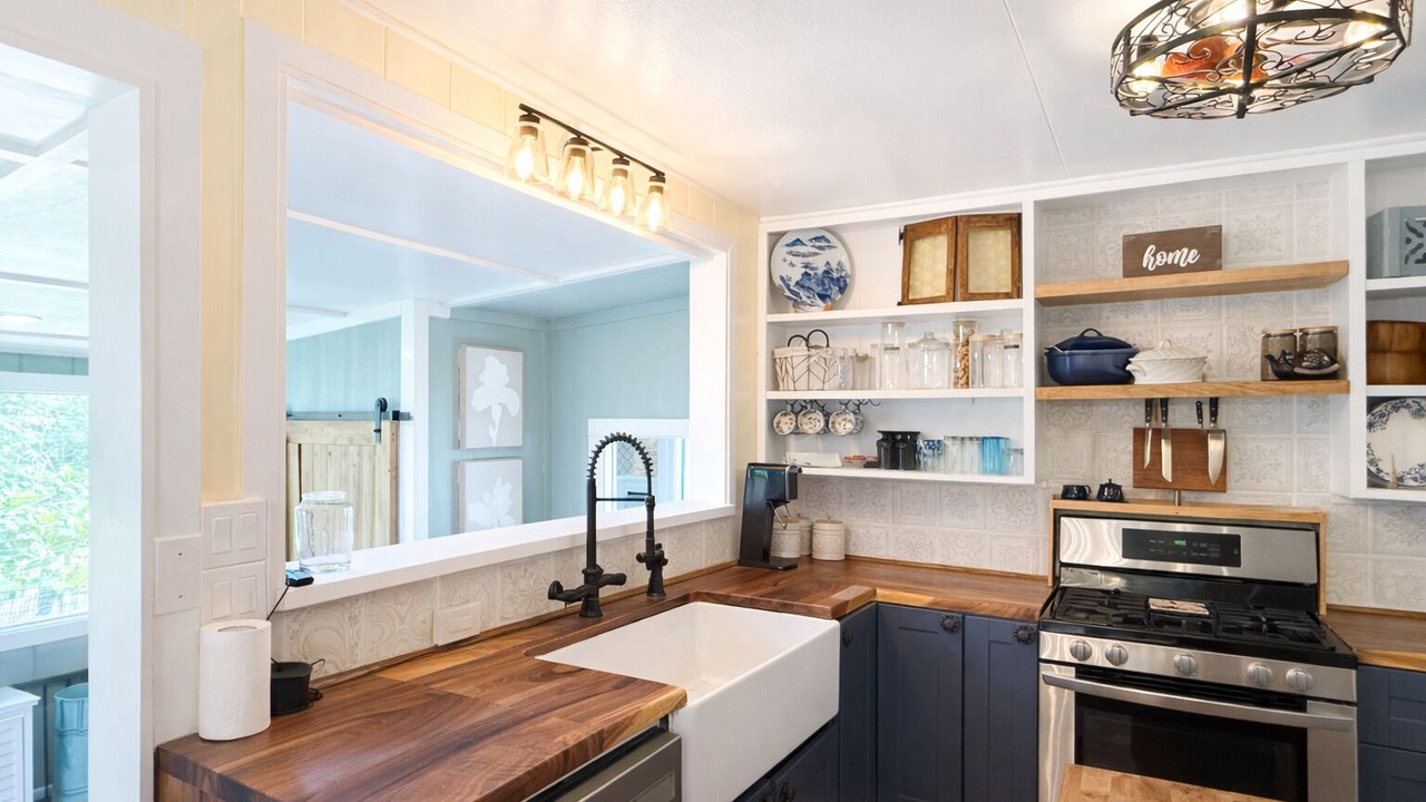 Photo of Kitchen in Anahola
