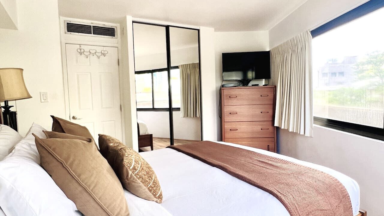 Photo of Bedroom in Downtown Honolulu