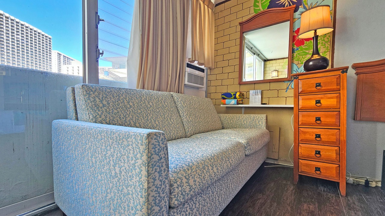 Photo of Livingroom in Waikiki