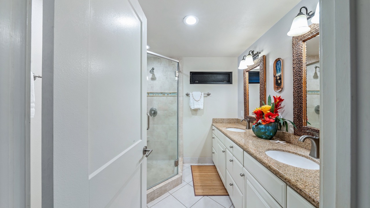 Photo of Bathroom in Kahana