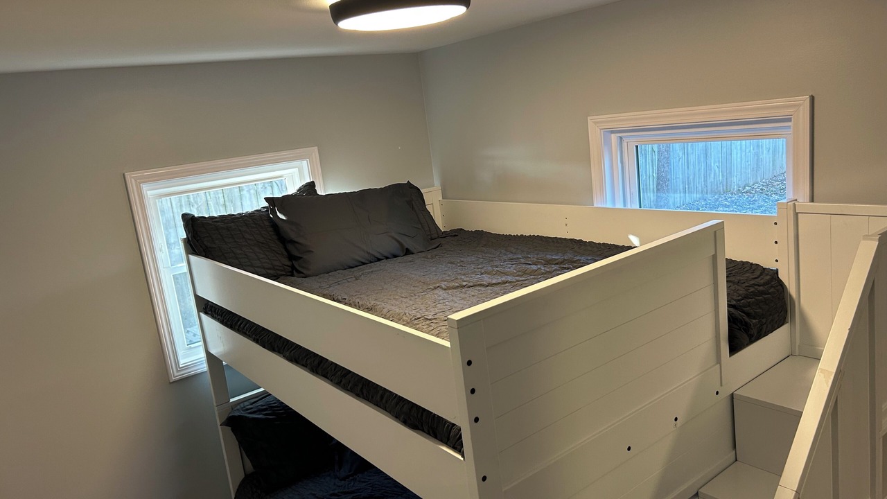 Photo of Bedroom in Solon Mills