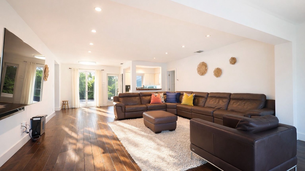 Photo of Livingroom in Dolphin Isles