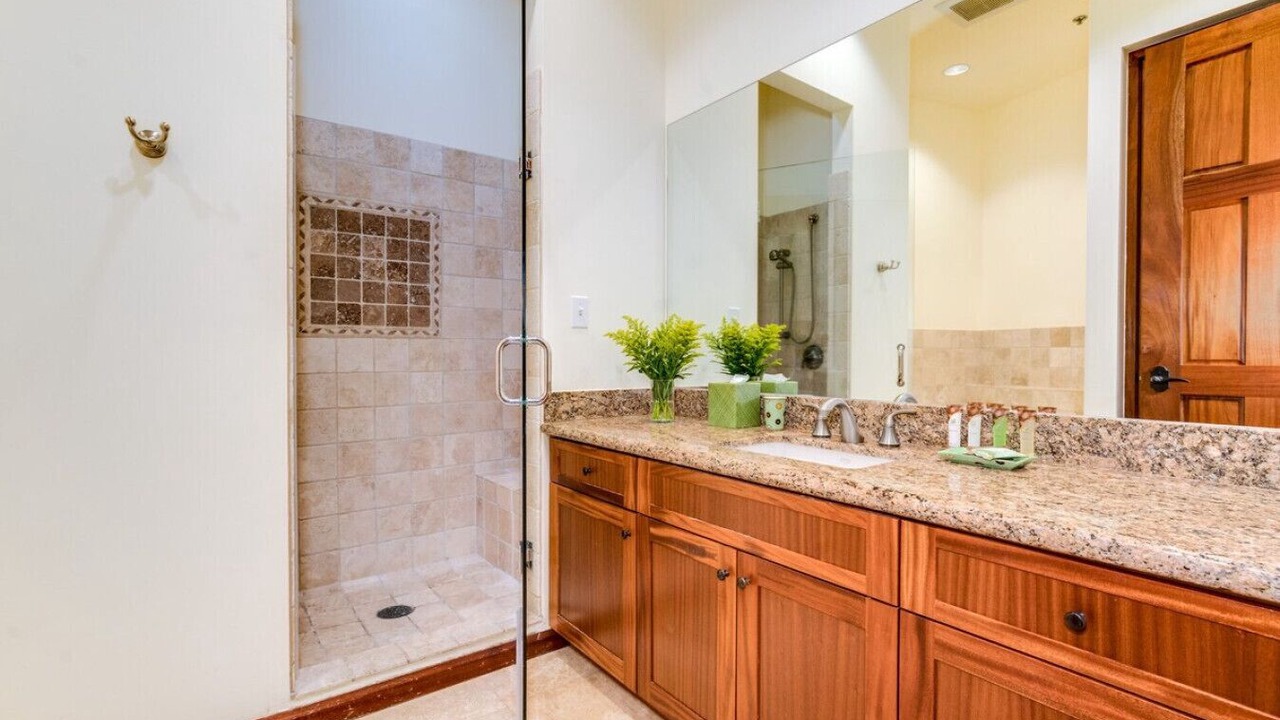 Photo of Bathroom in Waikiki