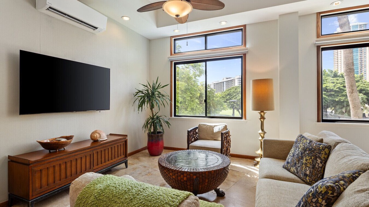 Photo of Bedroom in Waikiki