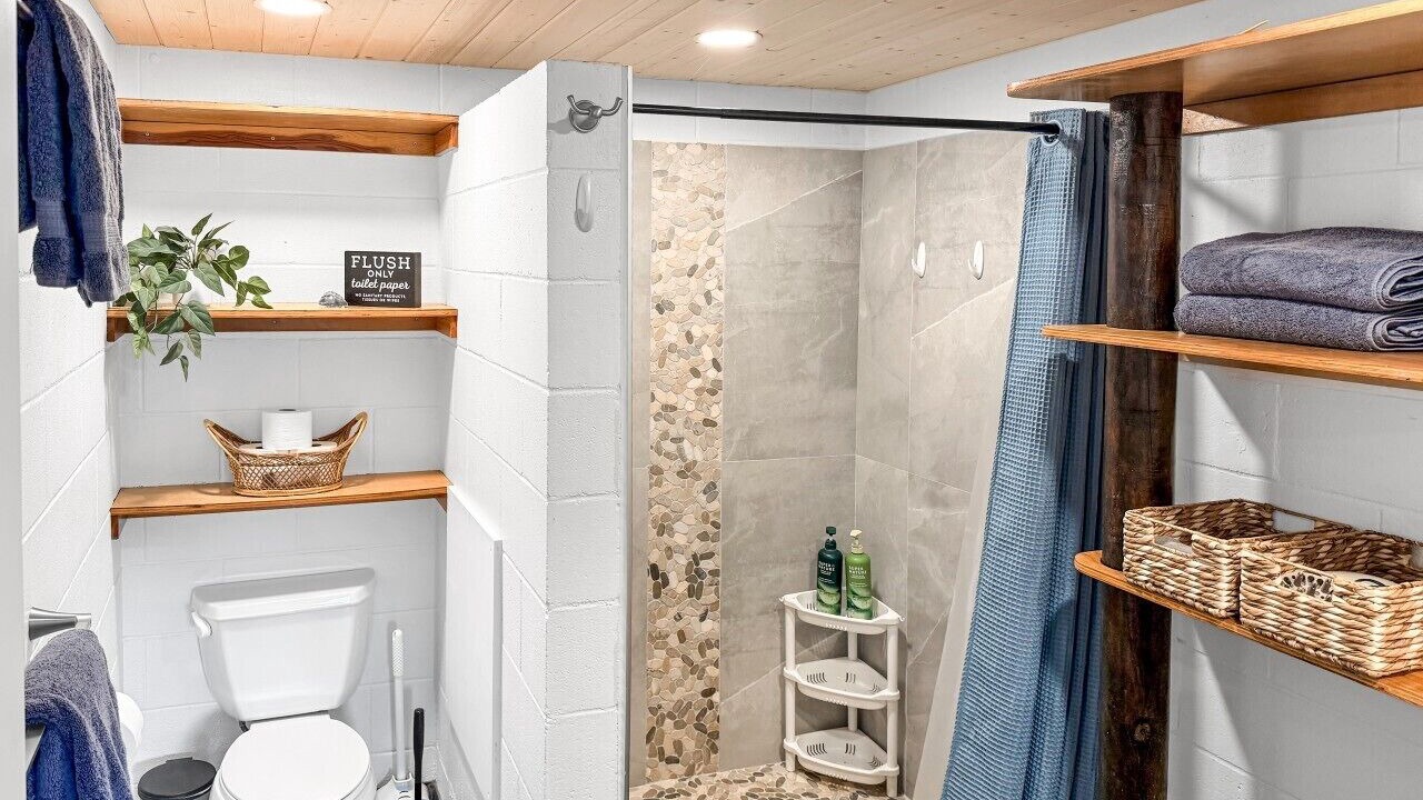 Photo of Bathroom in Mokuleia
