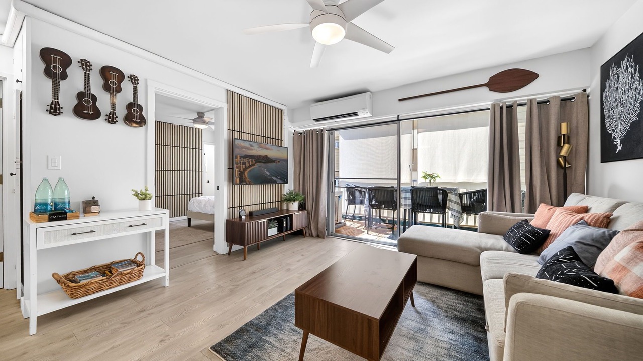 Photo of Livingroom in Waikiki
