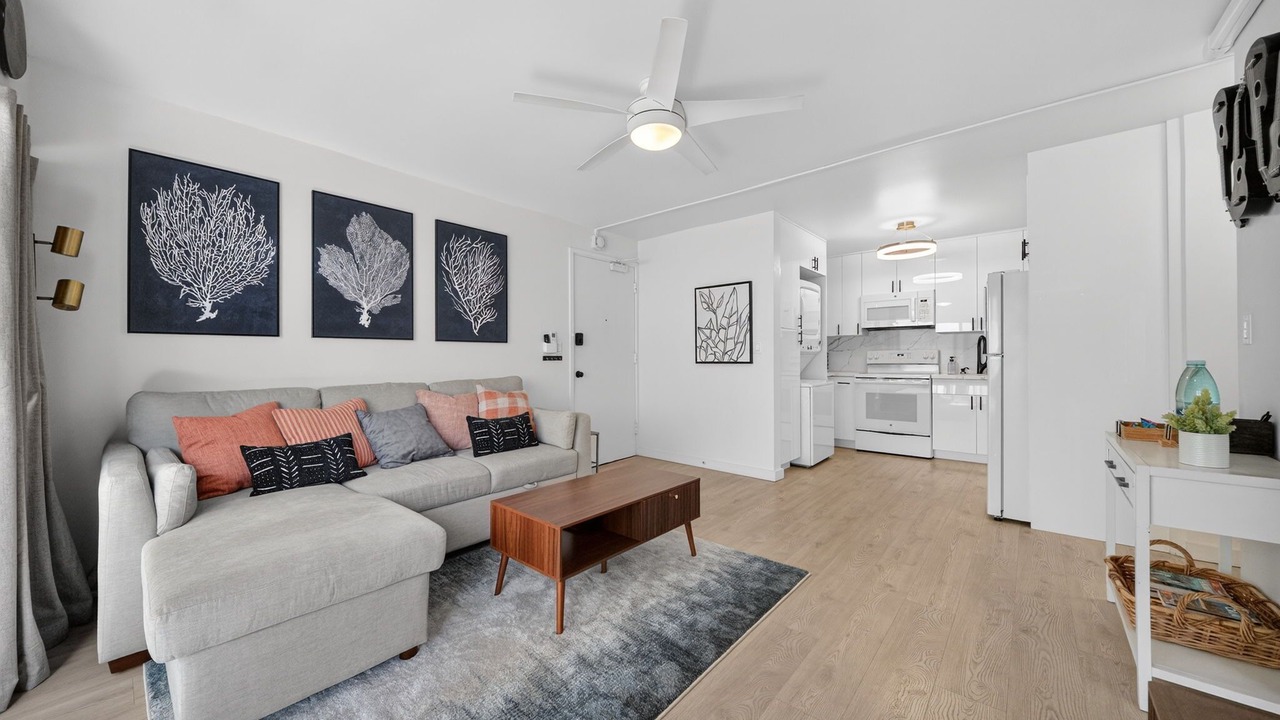 Photo of Livingroom in Waikiki