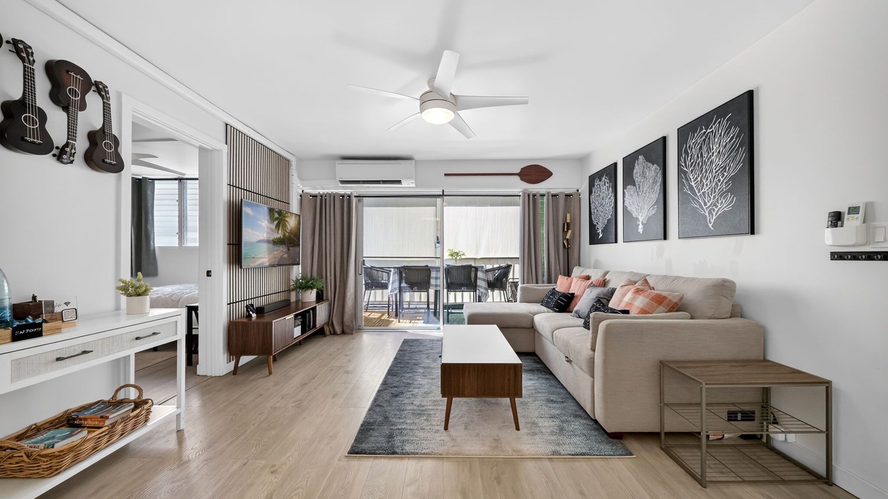 Photo of Livingroom in Waikiki