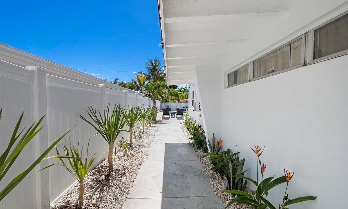 Photo of Outdoor in Dolphin Isles
