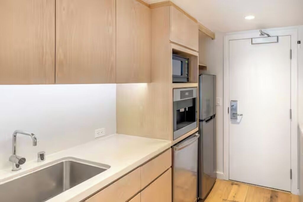 Photo of Bedroom in Waikiki