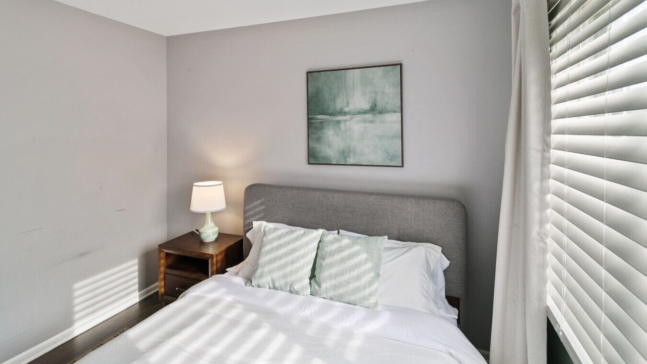 Photo of Bedroom in Crystal Lake