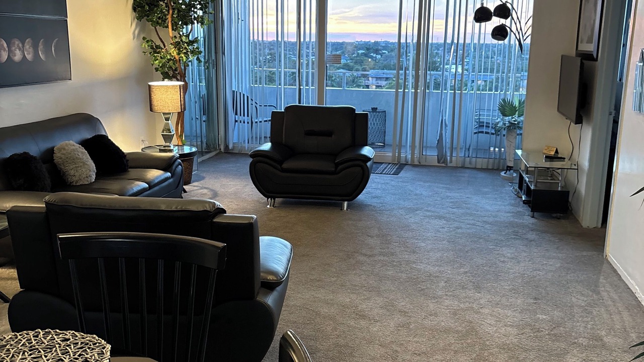 Photo of Livingroom in Galt Mile