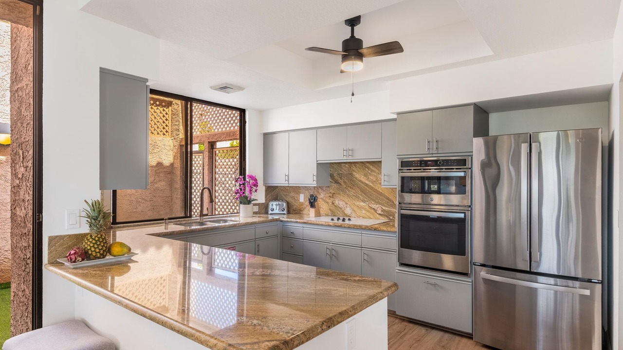 Photo of Kitchen in Waikoloa