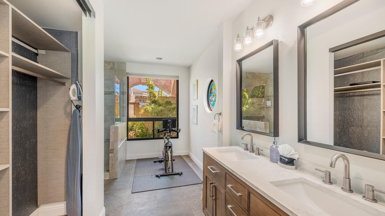 Photo of Bathroom in Waikoloa