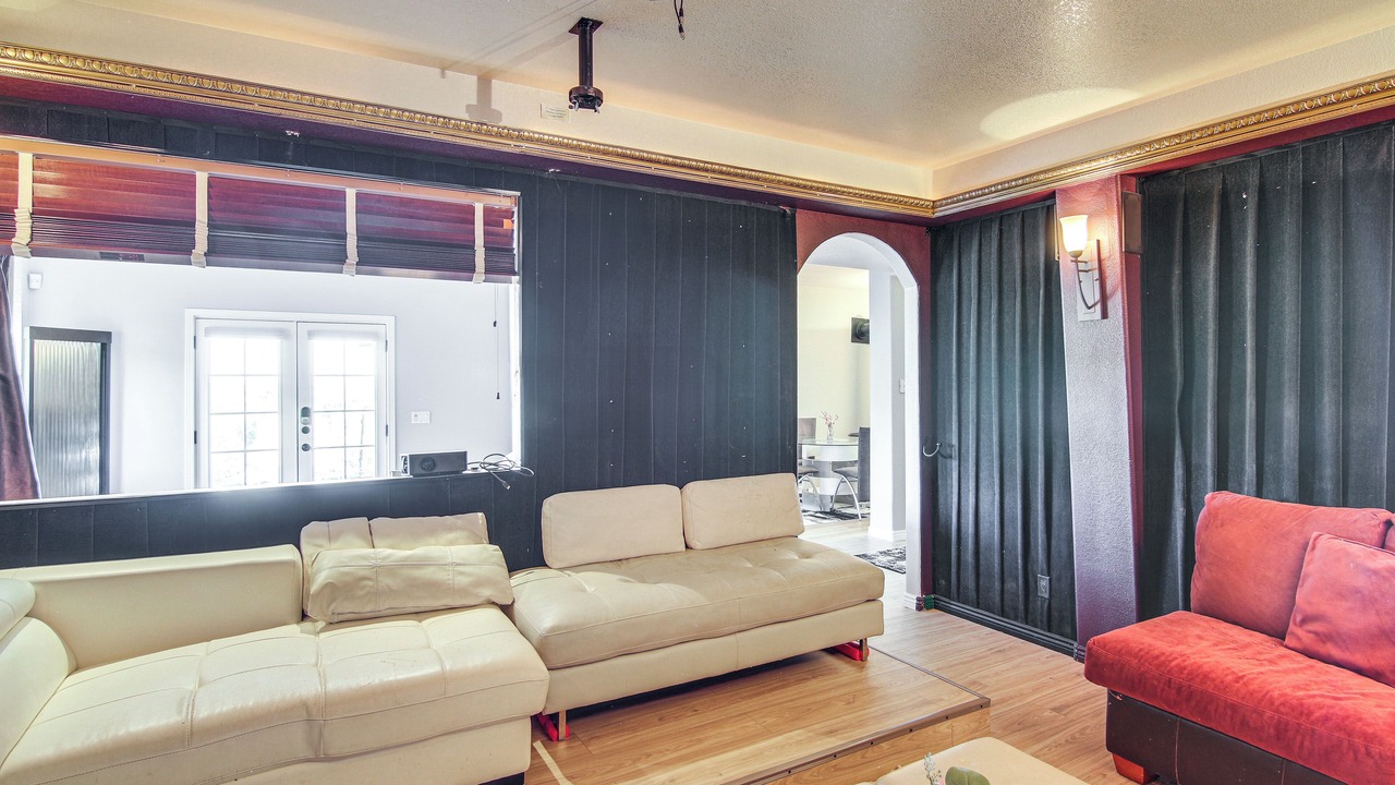 Photo of Livingroom in Southwest Colorado Springs