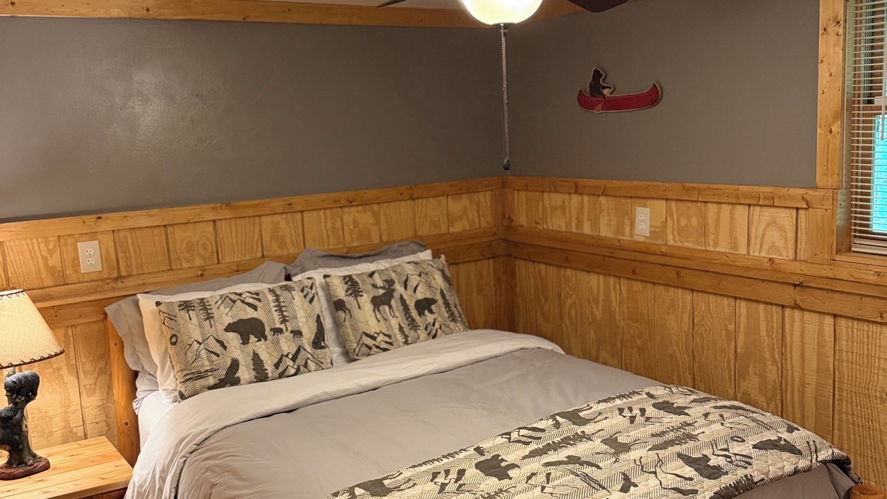 Photo of Bedroom in Raccoon Ridge