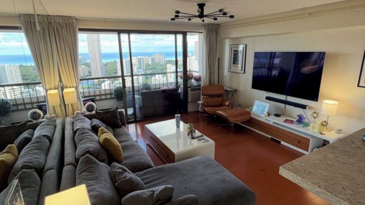 Photo of Livingroom in McCully - Moiliili