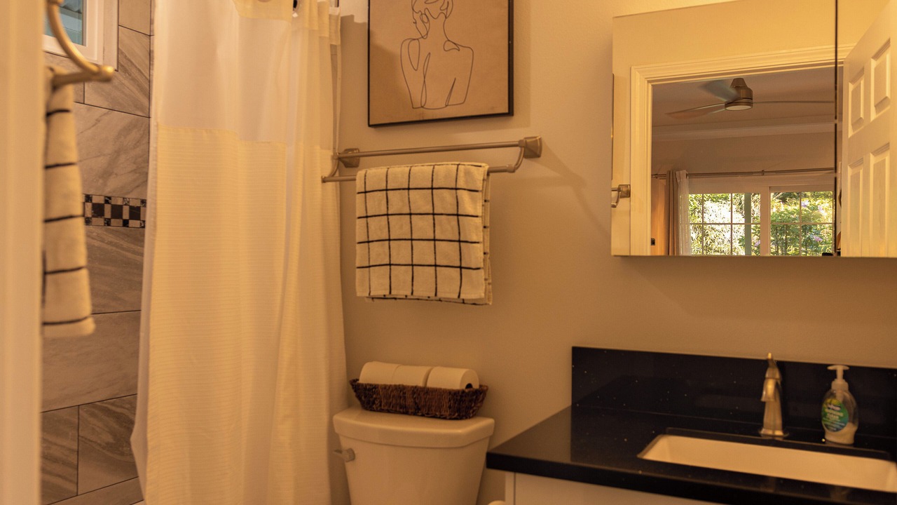 Photo of Bathroom in Keaau