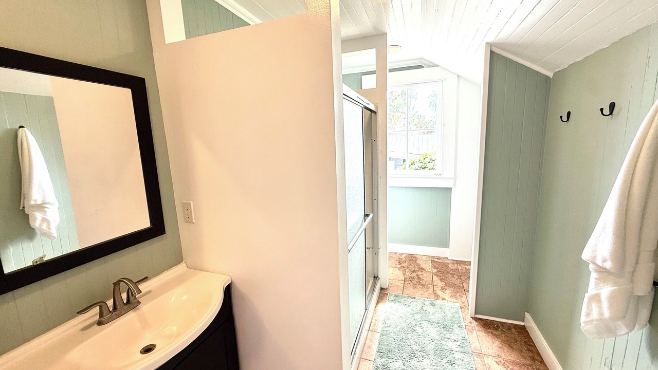 Photo of Bathroom in Hilo