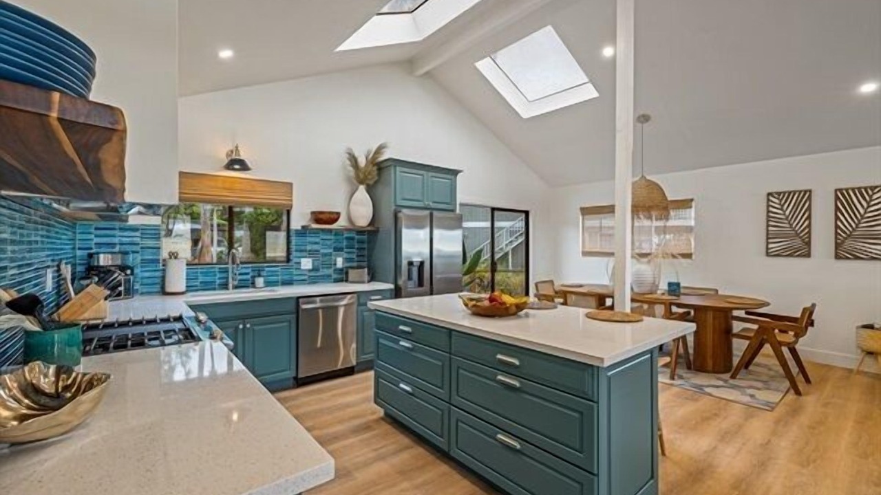 Photo of Kitchen in Kahaluu-Keauhou
