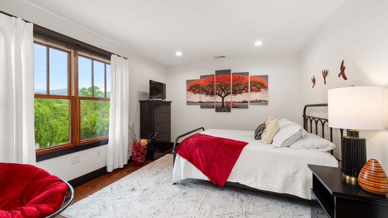 Photo of Bedroom in Swannanoa