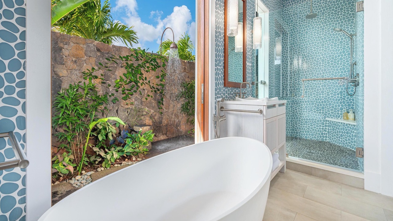 Photo of Bathroom in Poipu