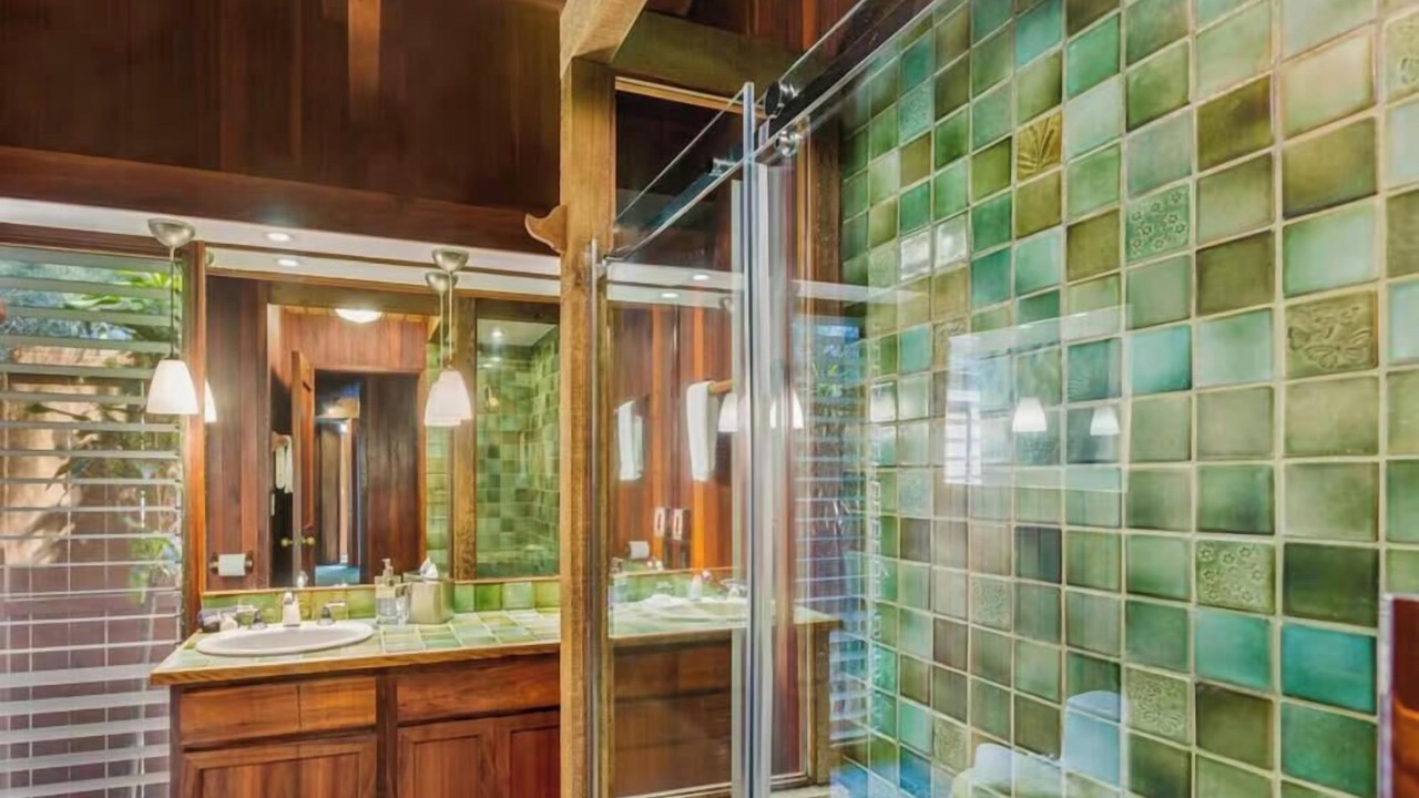 Photo of Bathroom in Napili