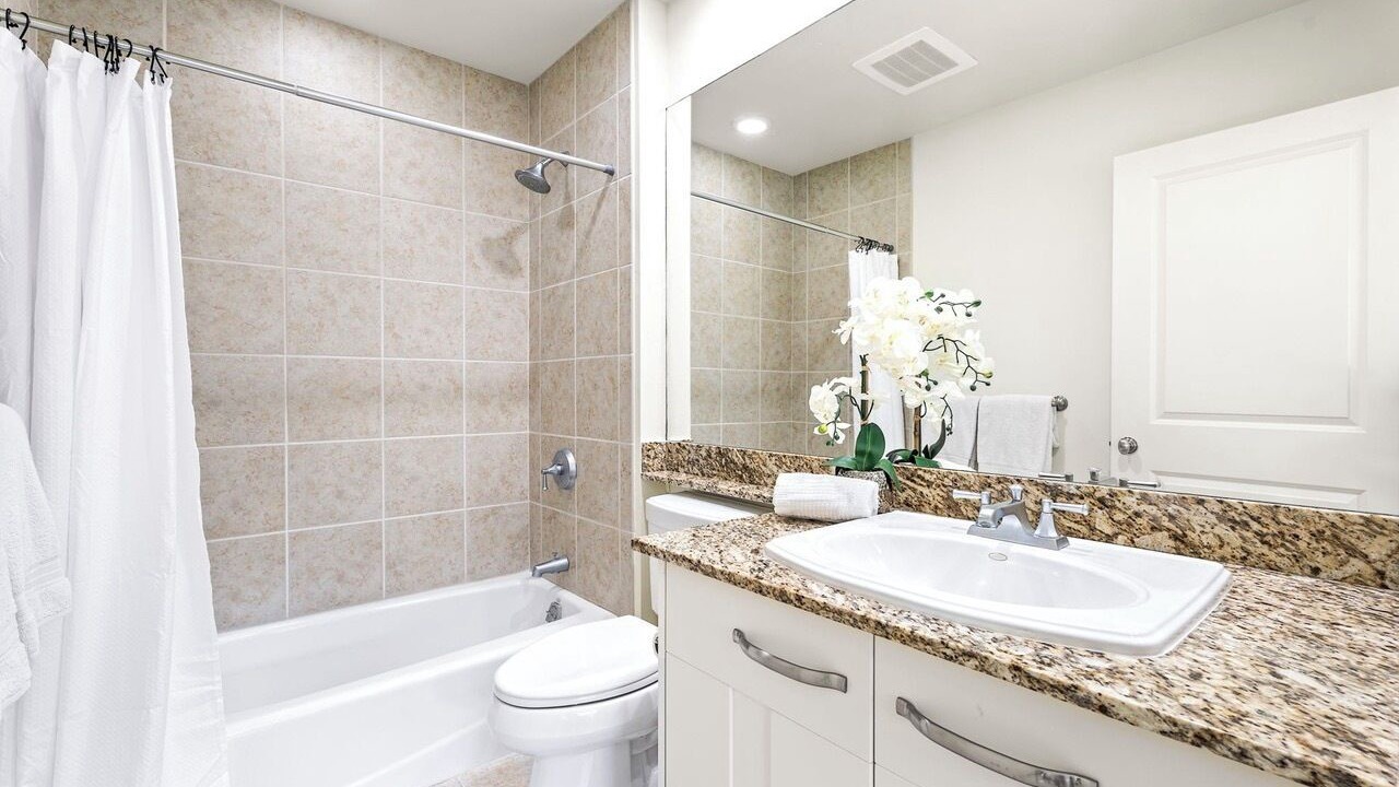 Photo of Bathroom in Kahaluu Bay