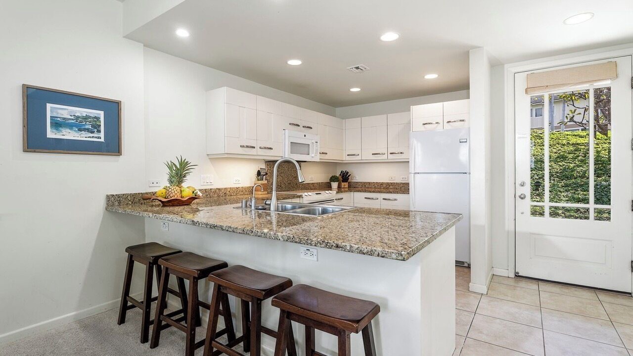 Photo of Kitchen in Kahaluu Bay