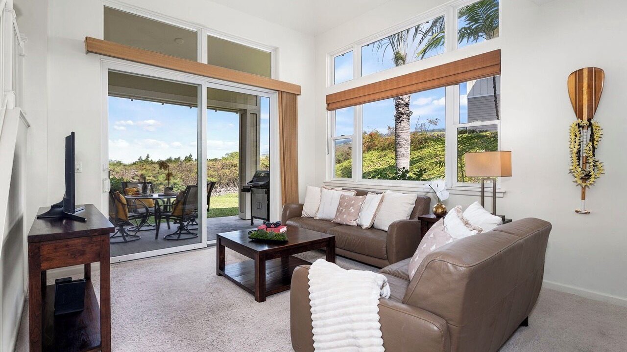 Photo of Livingroom in Kahaluu Bay
