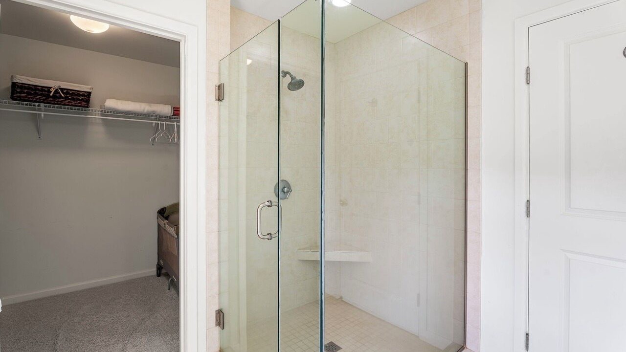 Photo of Bathroom in Kahaluu Bay