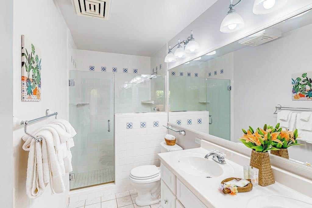 Photo of Bathroom in Maunaloa