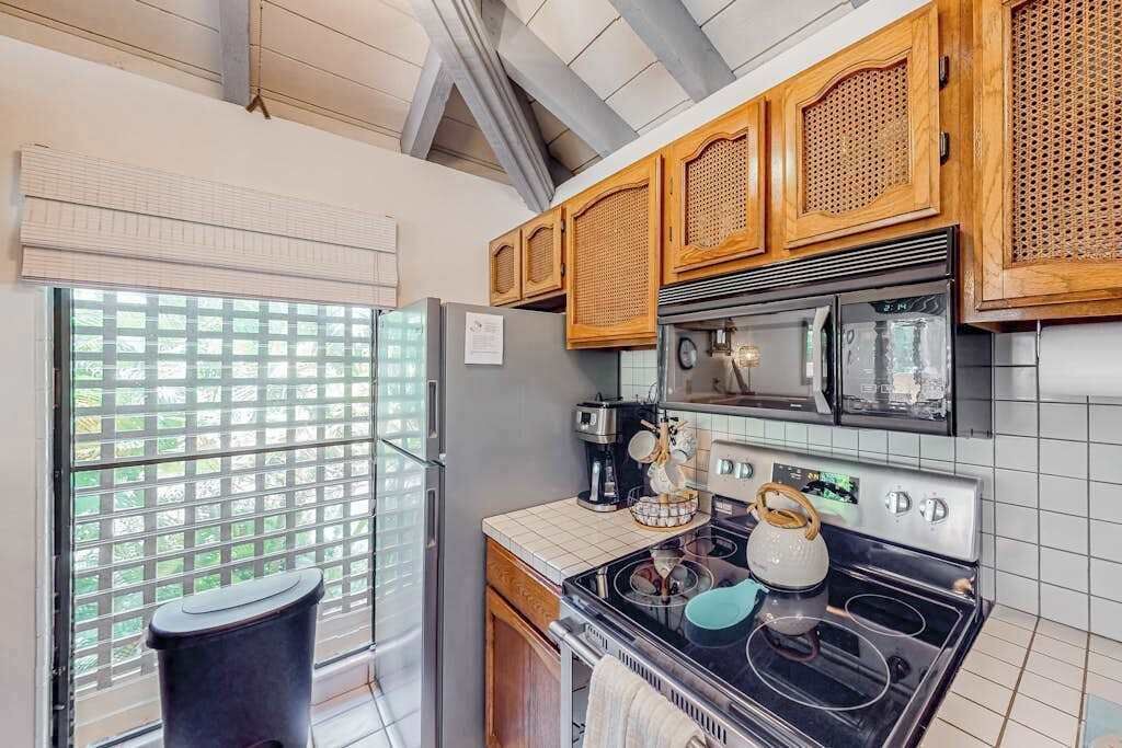 Photo of Kitchen in Maunaloa