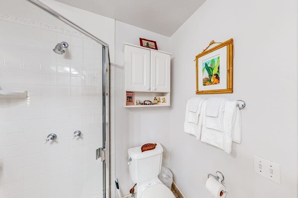 Photo of Bathroom in Maunaloa