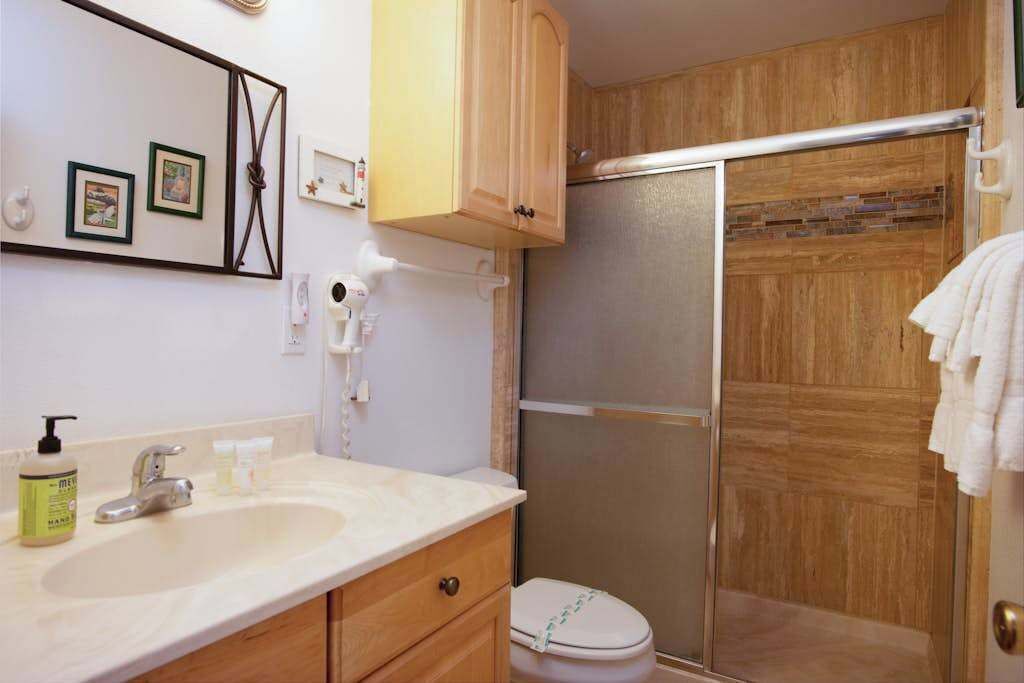 Photo of Bathroom in Ualapue