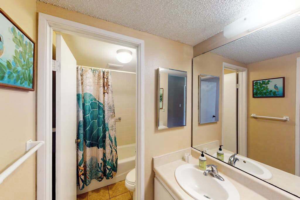 Photo of Bathroom in Kaunakakai