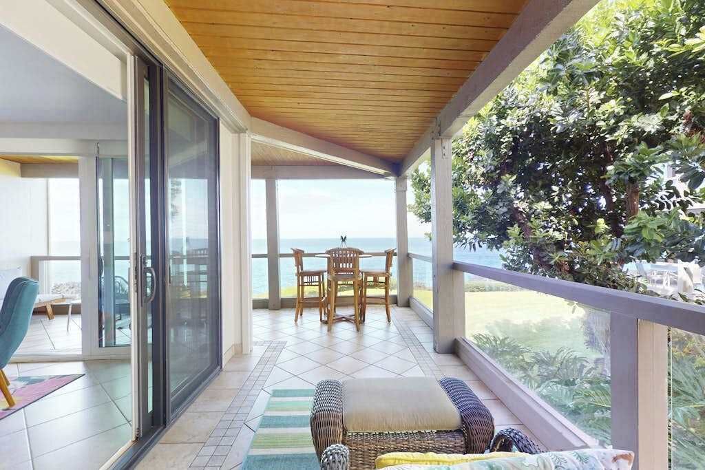 Photo of Livingroom in Kahaluu Bay