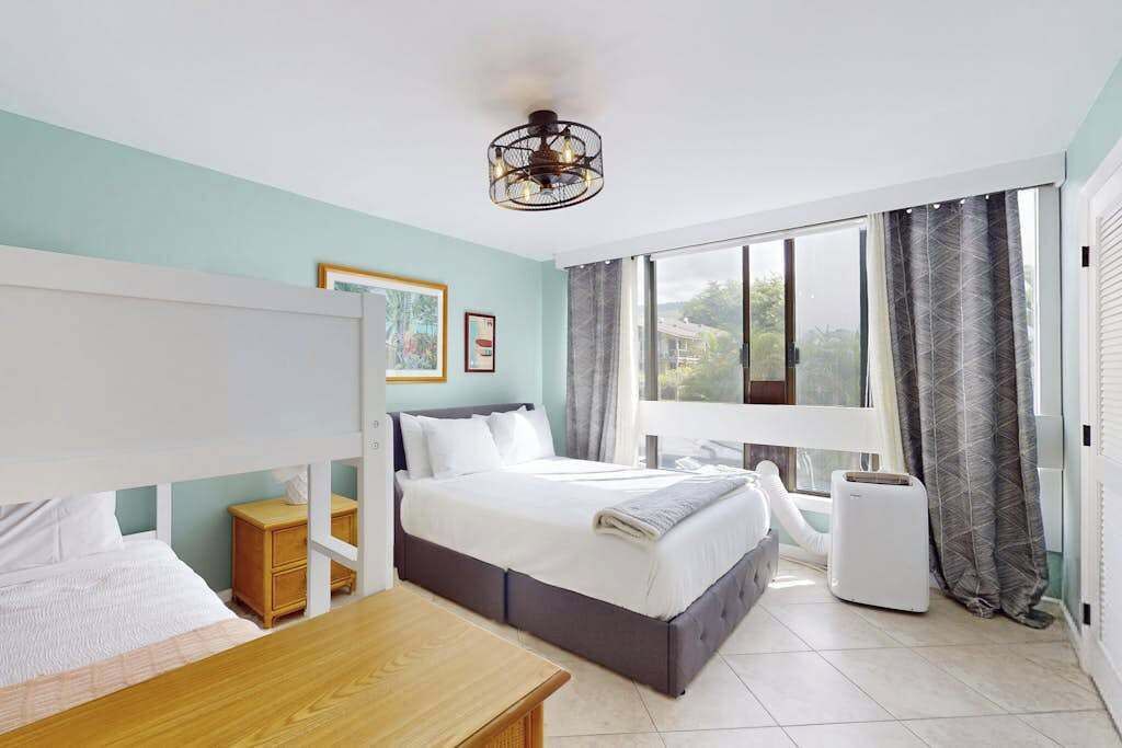 Photo of Bedroom in Kahaluu Bay